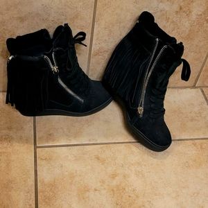 Steve Madden wedges with fringe